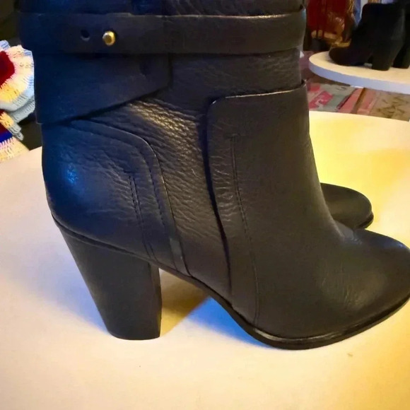 Vince Camuto Faythe Black Leather Ankle Boots Booties Womens 9 M Heeled Zip Up - Picture 1 of 5